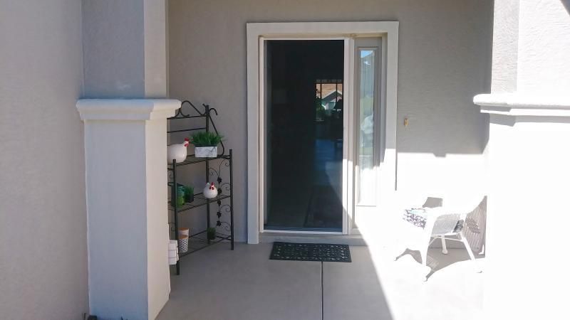 5 Reasons a Retractable Screen is Better than a Conventional Screen Door.